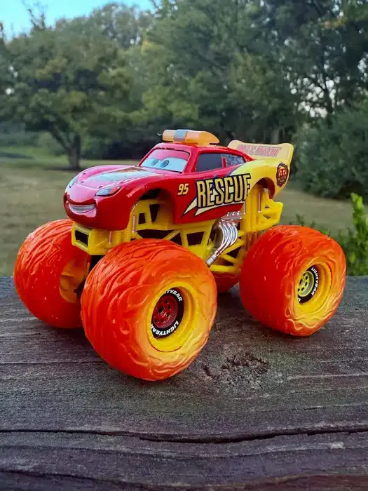 PIXAR CUSTOMS / PIXAR TRAINER TRUCK custom truck photo 2
