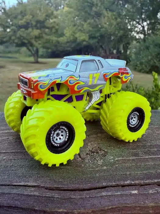 PIXAR CUSTOMS / PIXAR TRAINER TRUCK custom truck photo 6