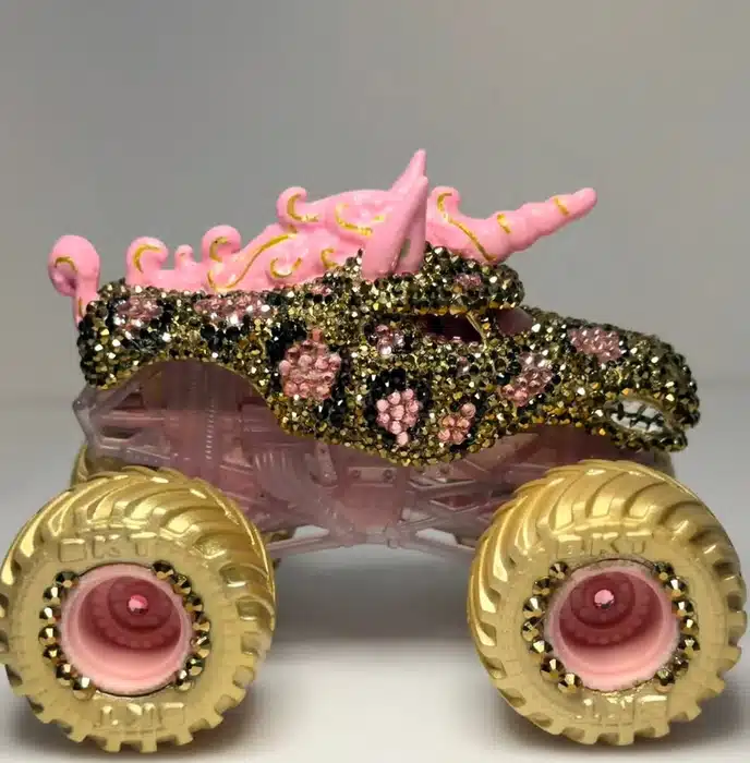 LADIES NIGHT / SPARKLE SMASH custom truck photo 52
